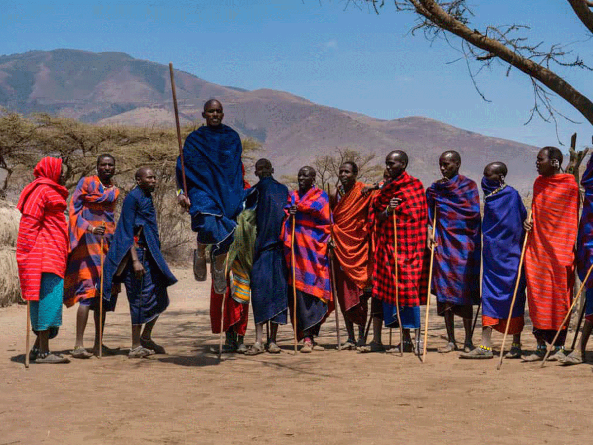 Visiti Masai village and people in Serengeti NP