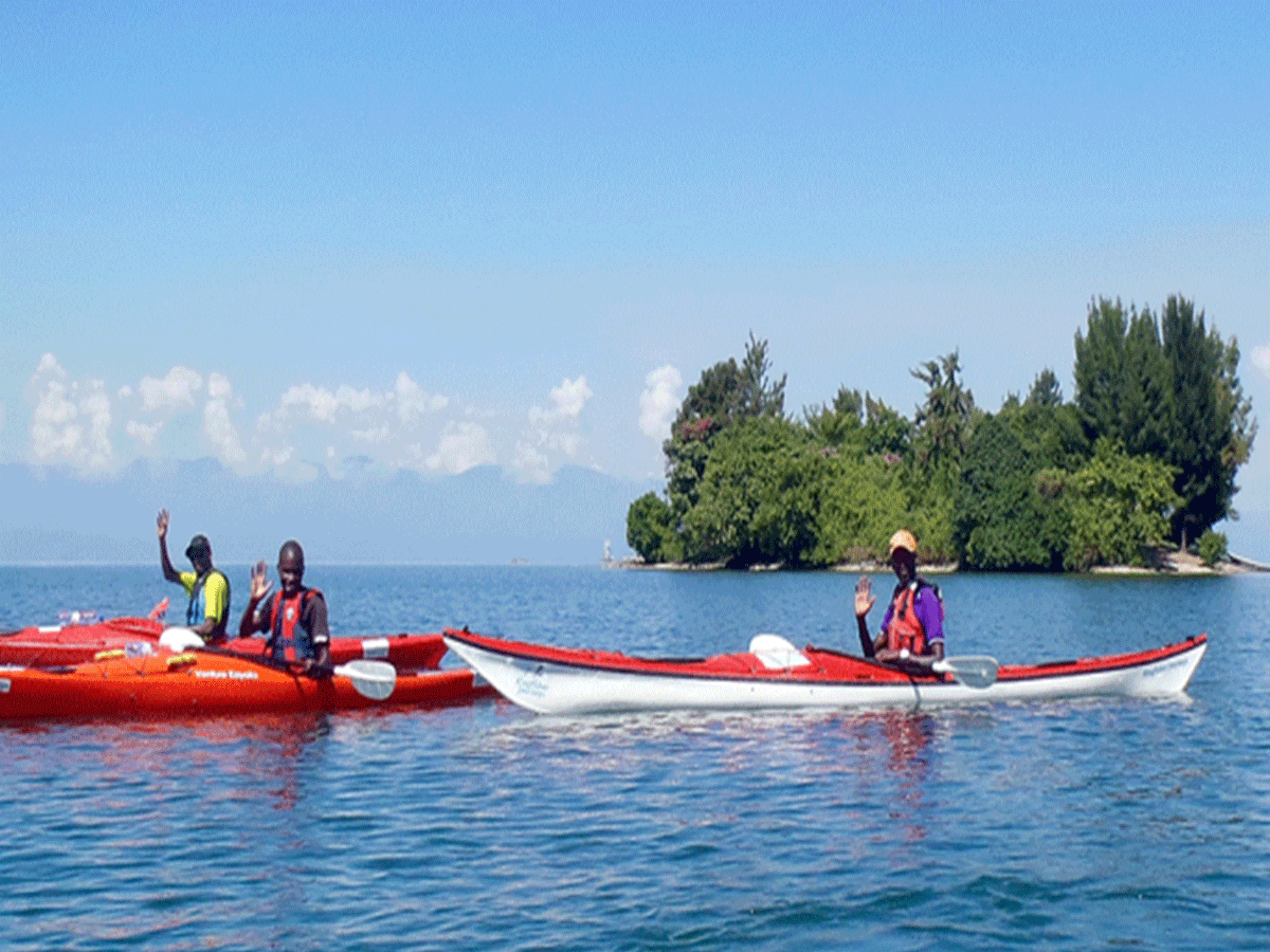 Kayaking tour on Lake Kivu